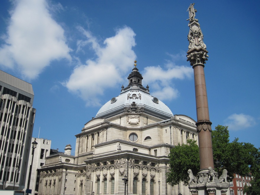 Londra- Central Hall-(particolare)Colonna di granito per i caduti della guerra di Crimea- 167